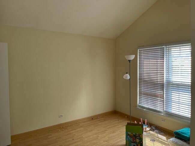 Building Photo - 213 Old Oak Dr