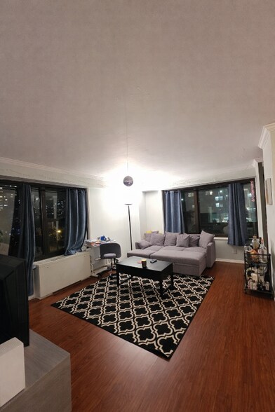 Building Photo - 135 Montgomery St