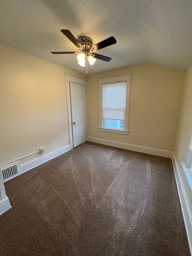 Building Photo - 534 E Prospect St