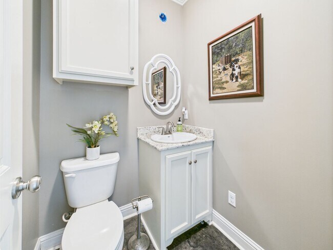 Building Photo - Nestled in the desirable Quail Hollow Subdivision