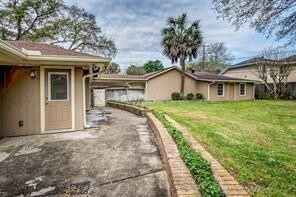 Building Photo - 4934 N Braeswood Blvd