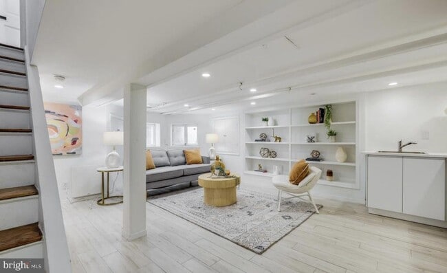 Building Photo - 3021 Dumbarton St NW