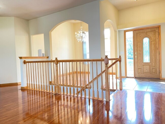 Building Photo - Move-in Special offer!!! Stunning 5 bedroo...