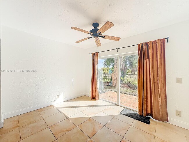 Building Photo - 2133 N 14th Ave