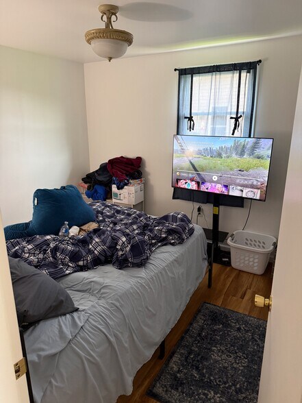 Building Photo - 129 Carr Rd