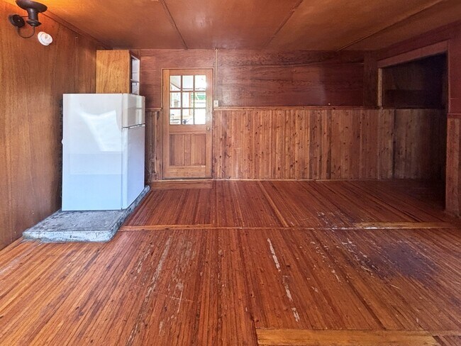 Building Photo - 3817 E Amazon Dr