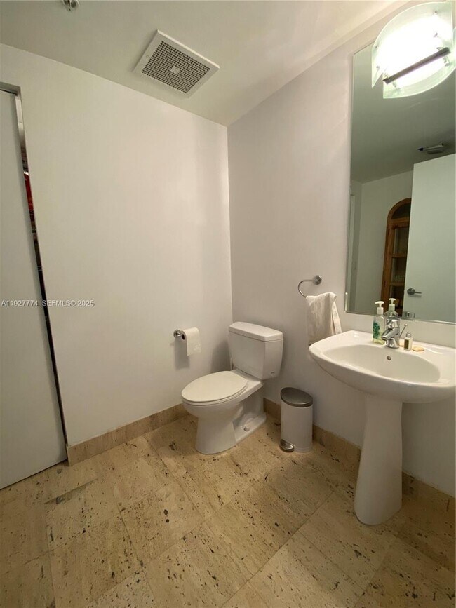 Building Photo - 7901 Hispanola Ave