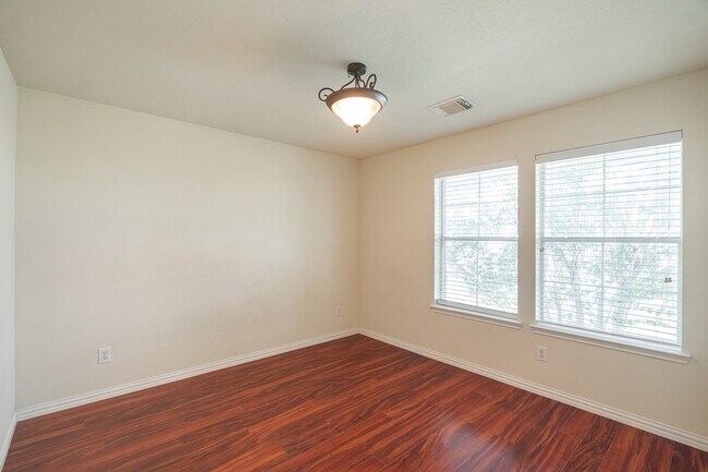 Building Photo - 21815 Grassy Hill Ln