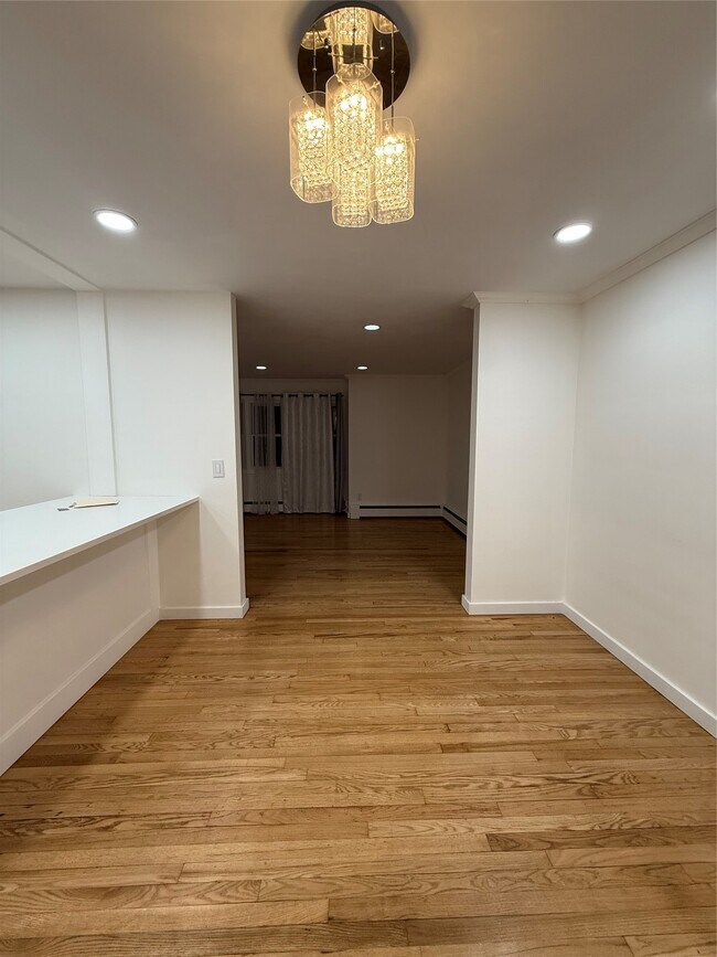 Building Photo - 517 Tulane St