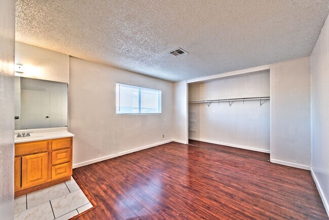 Building Photo - 5198 Greene Ln