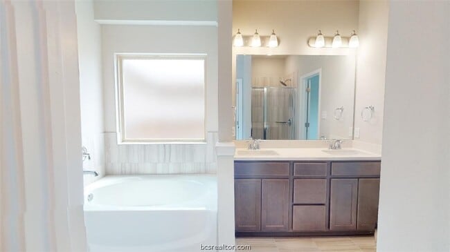 Building Photo - 6335 Spartan Dr