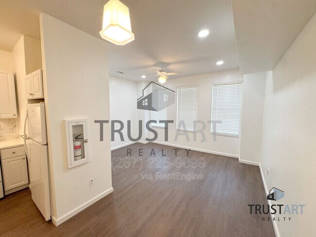 Building Photo - 910 N 41st St