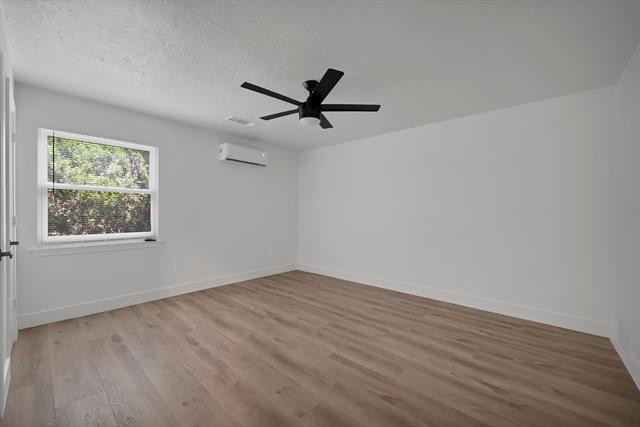 Building Photo - 4021 San Mateo Dr