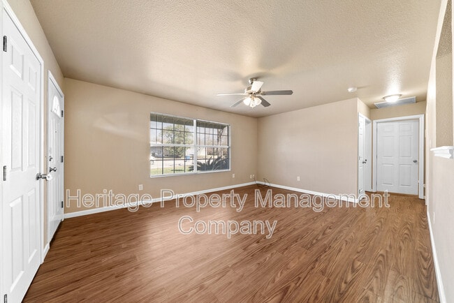 Building Photo - 1222 W Thorain Blvd