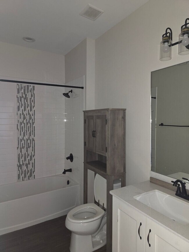 Building Photo - 1504 NW 36th Pl