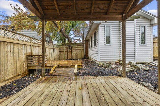 Building Photo - 265 Zandale Dr