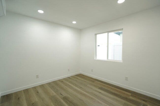 Building Photo - 925 Ohio St