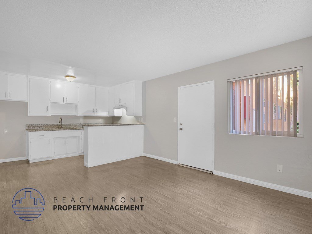 Building Photo - 1020 Orange Ave