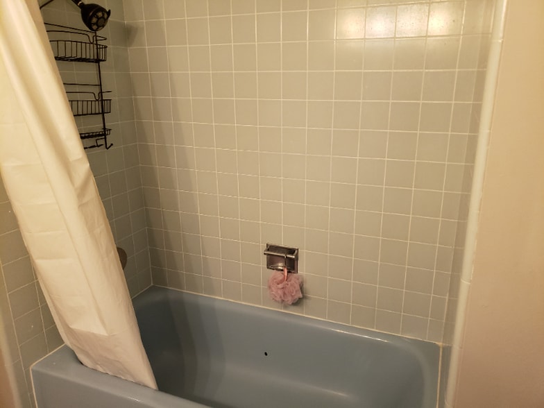 Building Photo - 36 Barrie Dr