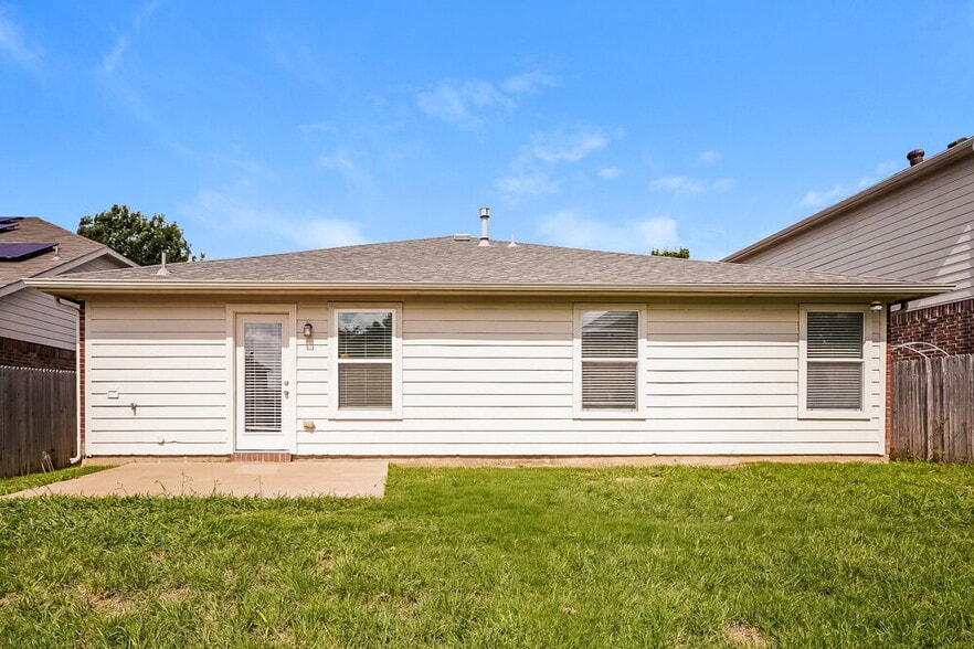 Building Photo - 6708 Friendsway Dr