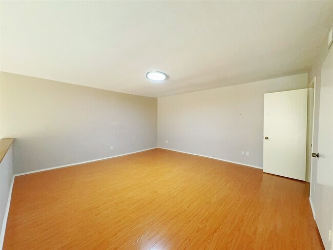 Building Photo - 12633 Memorial Dr