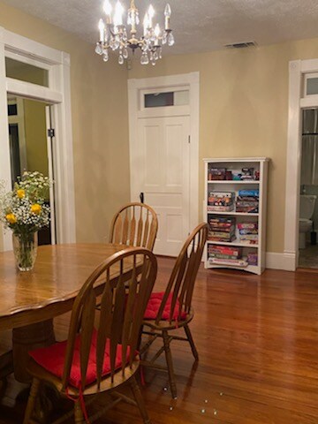 Building Photo - 819 Hackberry St