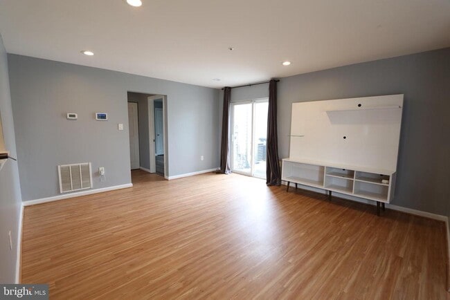 Building Photo - 157 Azalea Ct