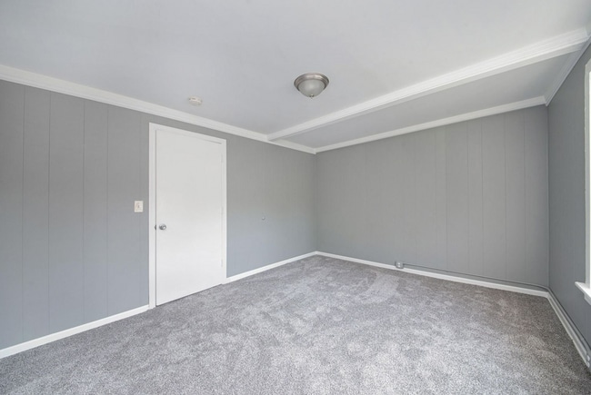 Building Photo - 817 Dorchester Ave SW