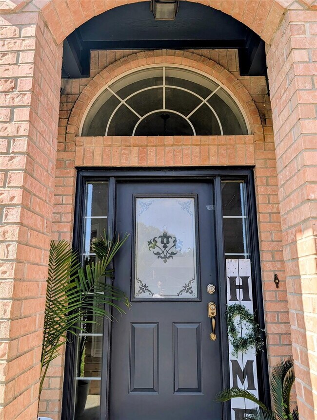 Building Photo - Exceptional Home in Arlington – Great Layout & Prime Location