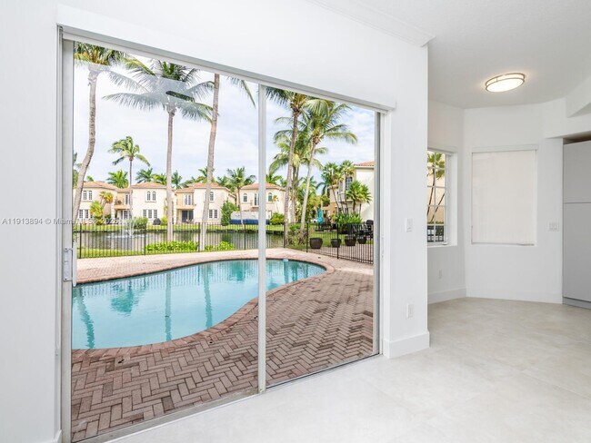 Building Photo - 20729 NE 32nd Ave