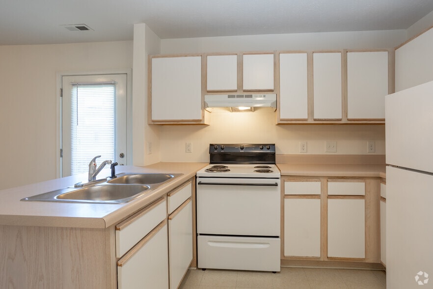 1BR, 1BA - 680SF - Kitchen - Wedgefield Apartments