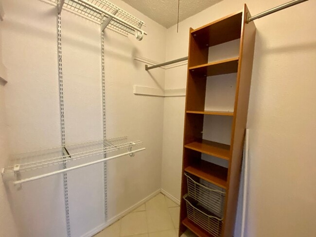 Building Photo - Gorgeous 3 bed 2 bath Single Story Home in Austin!!!