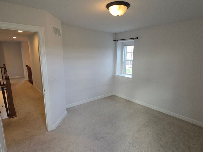 Building Photo - W239N3743 River Birch Ct