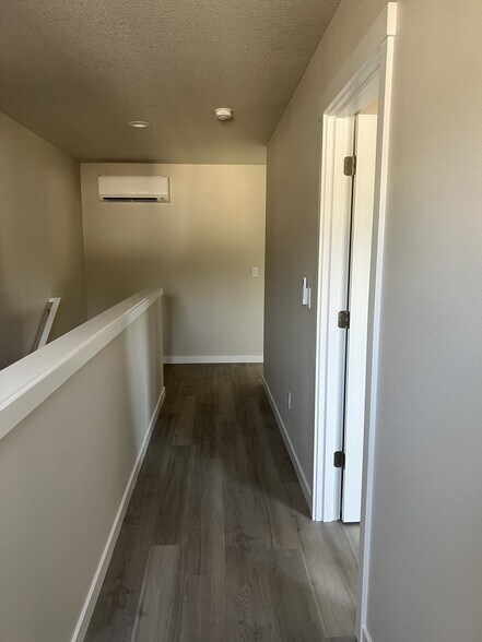Upstairs hallway - 4840 48th Loop