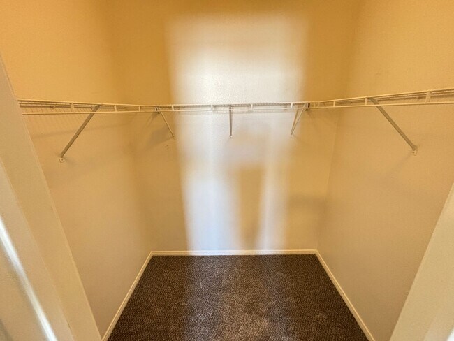 Building Photo - Beautiful 2 bedroom 2 bath condo