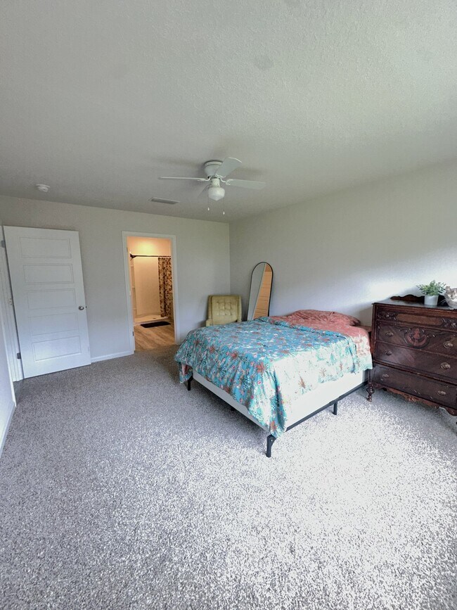 Building Photo - 5847 Belmont Stakes Rd