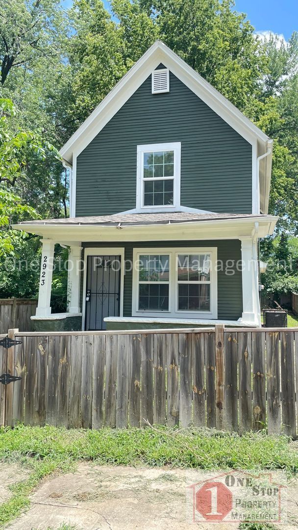 Building Photo - 3-Bedroom, 2-Bathroom home in Kansas City!