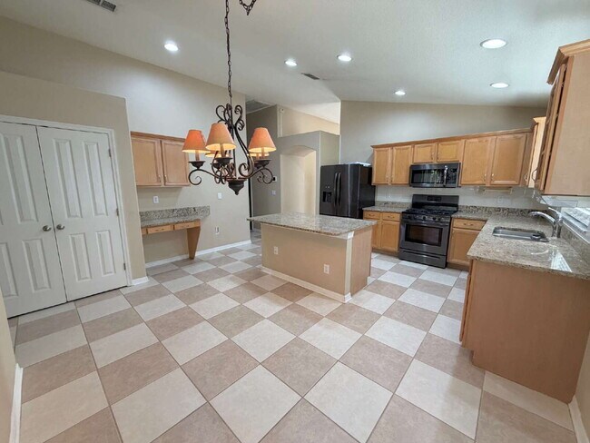 Building Photo - 24317 Summer Wind Ct