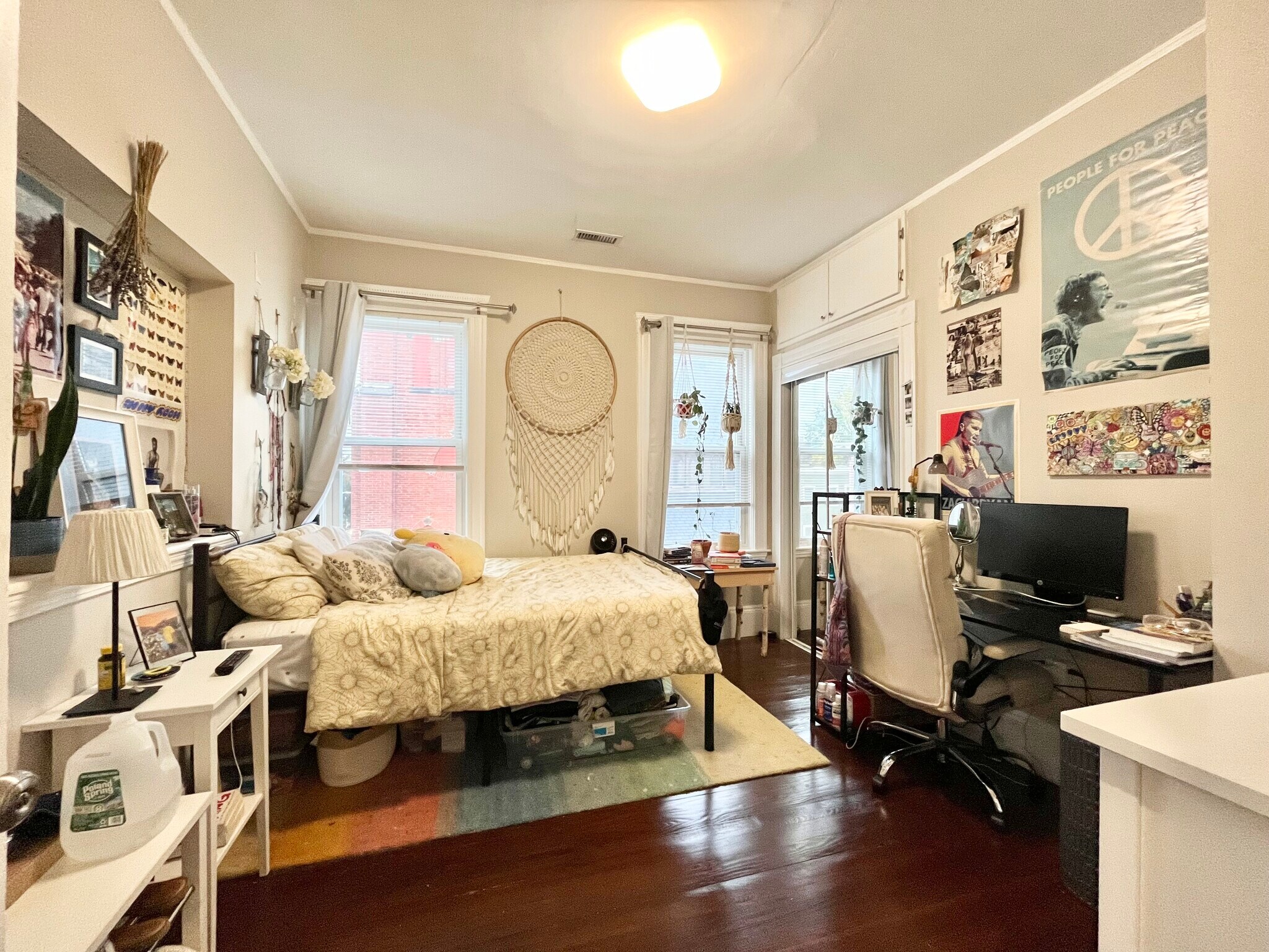 Building Photo - 724 Parker St