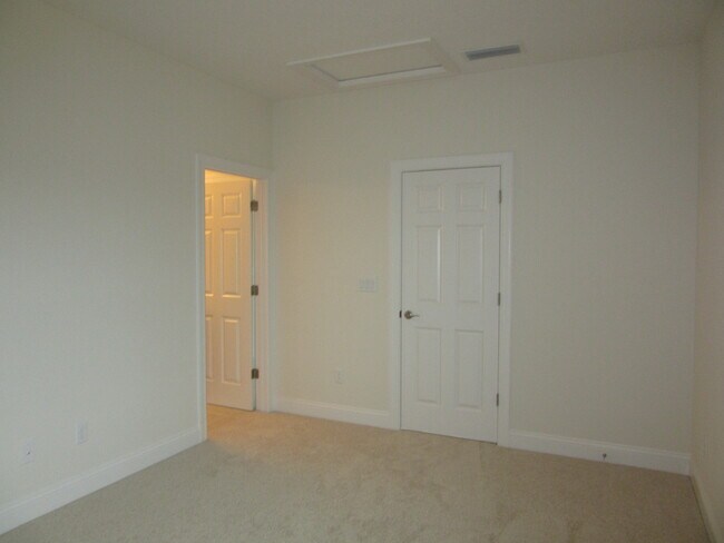 Building Photo - Beautiful 4B/3B plus office single family ...