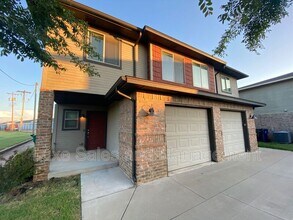Building Photo - 6933 Mayberry Ln