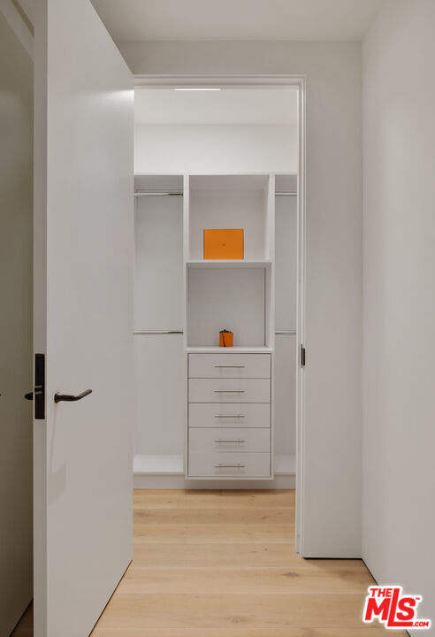 Building Photo - 8899 Beverly Blvd