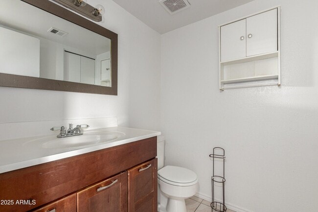 Building Photo - Old Town Scottsdale townhome- 2 bd 2 bath- W/D- Yard