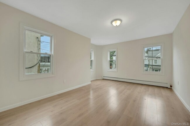 Building Photo - 25 S Washington St