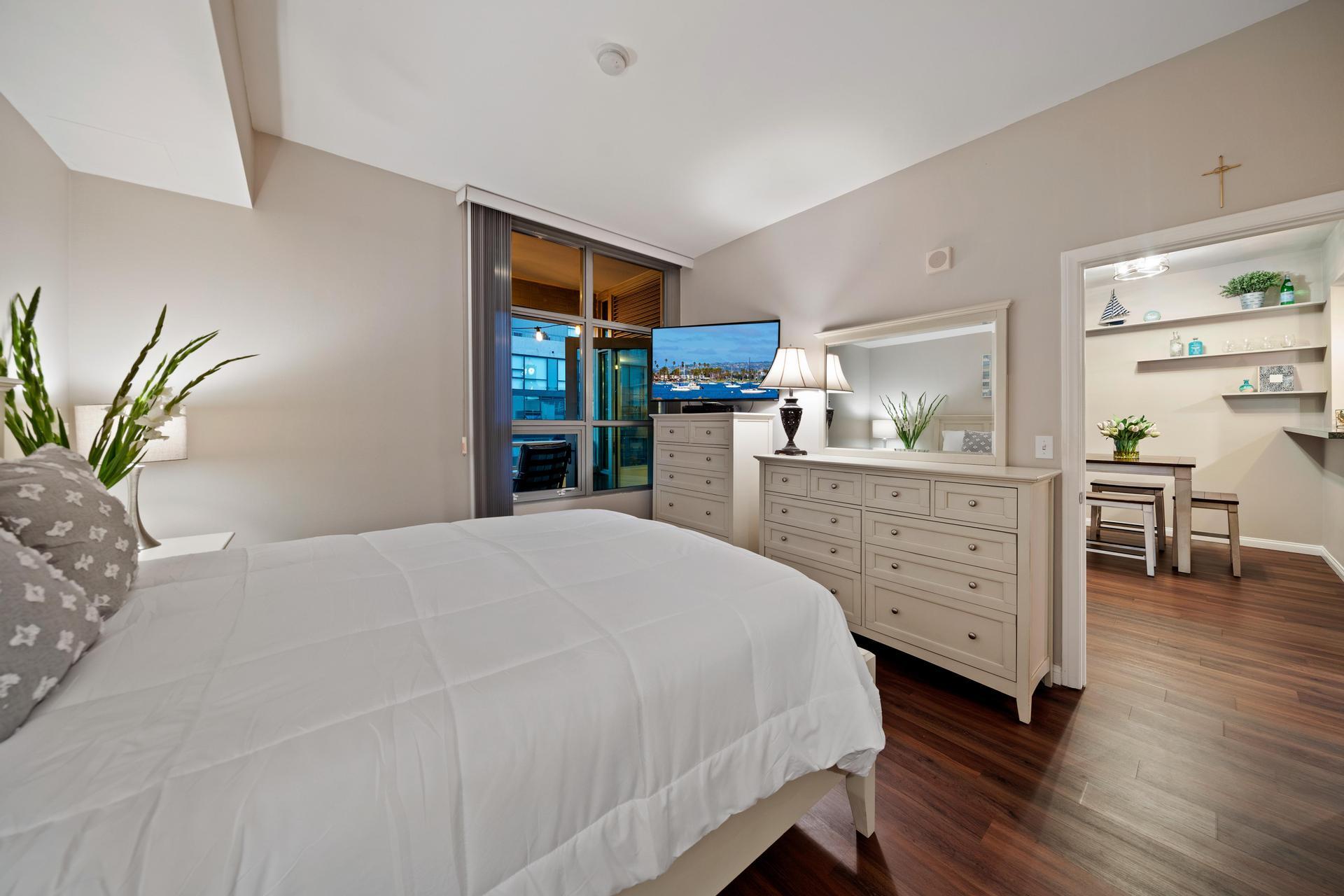 bedroom - 253 10th Ave