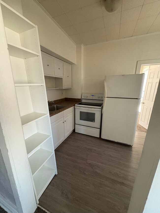 Building Photo - 499 Delaware Ave