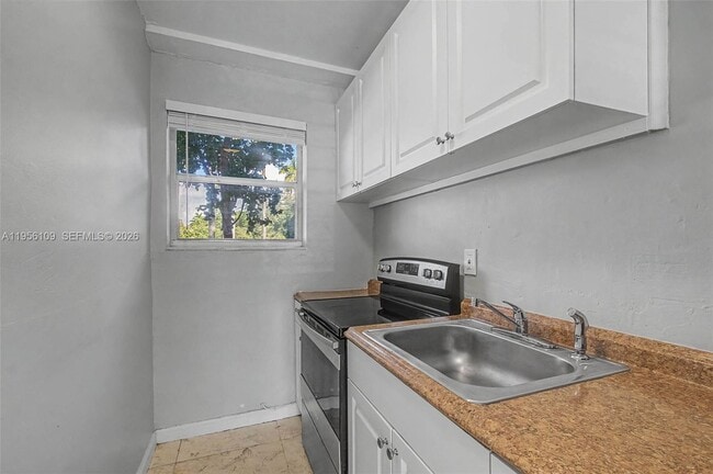 Building Photo - 1685 Jefferson Ave