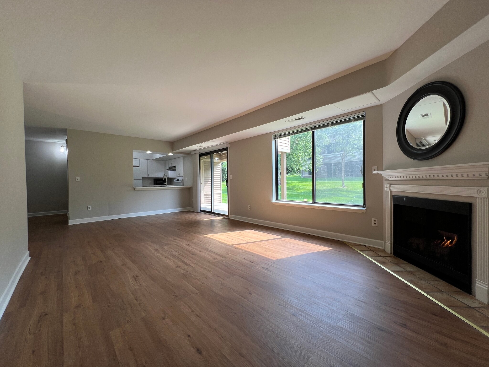 Building Photo - 225 Briarcrest