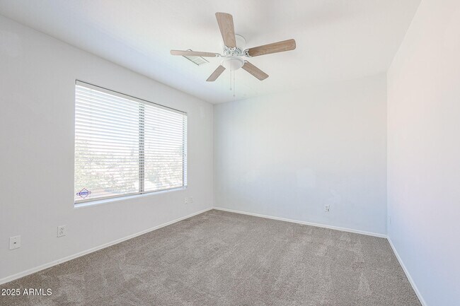 Building Photo - 4432 E Anderson Dr