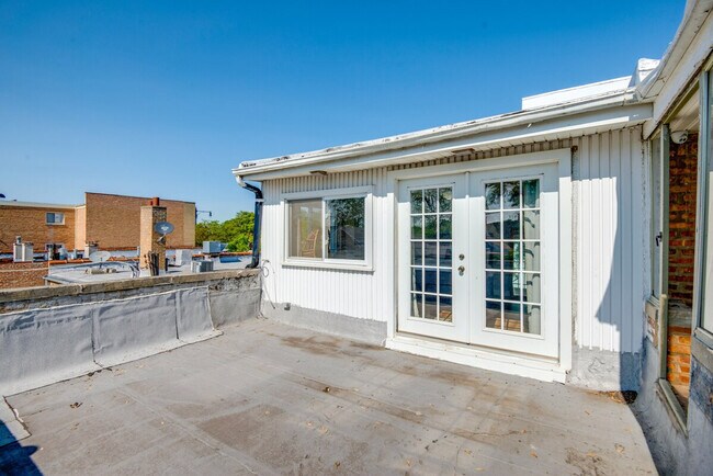 Building Photo - 8136 S Kedzie Ave